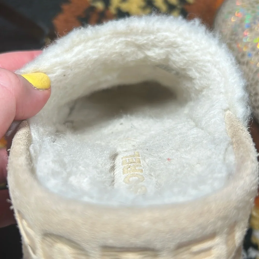 Cutie, kids, SOREL slip ons!!